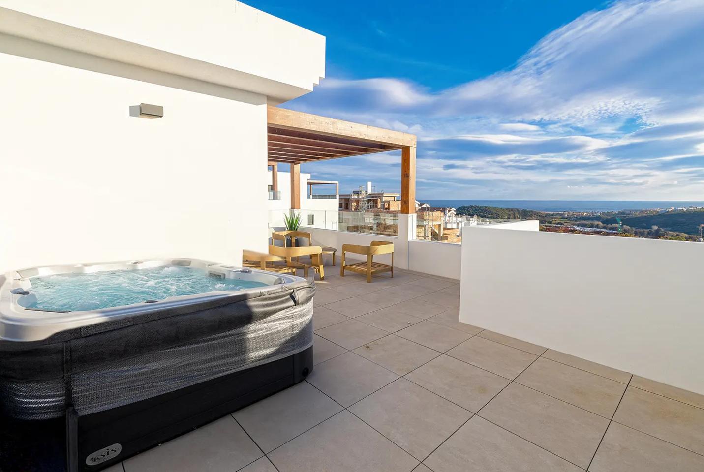 Luxury penthouse with front-facing sea views in Casares Cos…