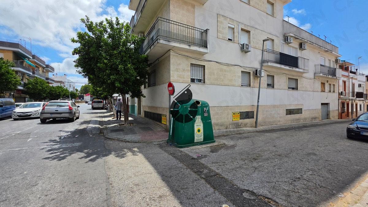 Local en venta en Coria del Río de 198 m2 REF:04211