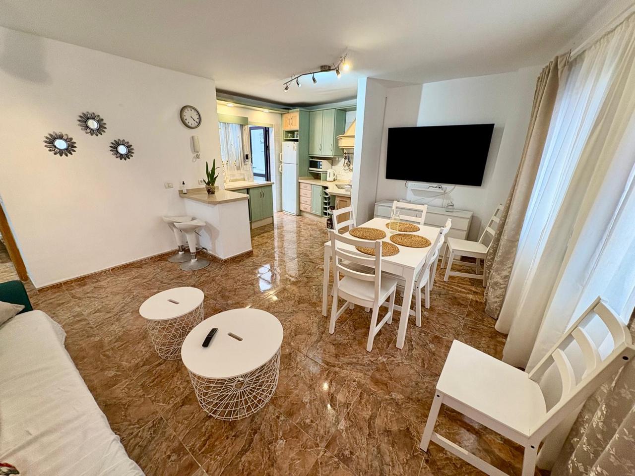 Flat in Rambla Fernández de la Cruz, Bajamar, Santa Cruz de Tenerife of 68 m2