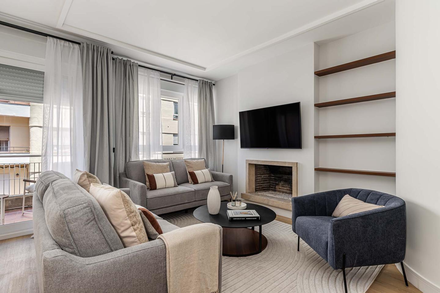 Elegancia Contemporánea con Terraza en Arapiles