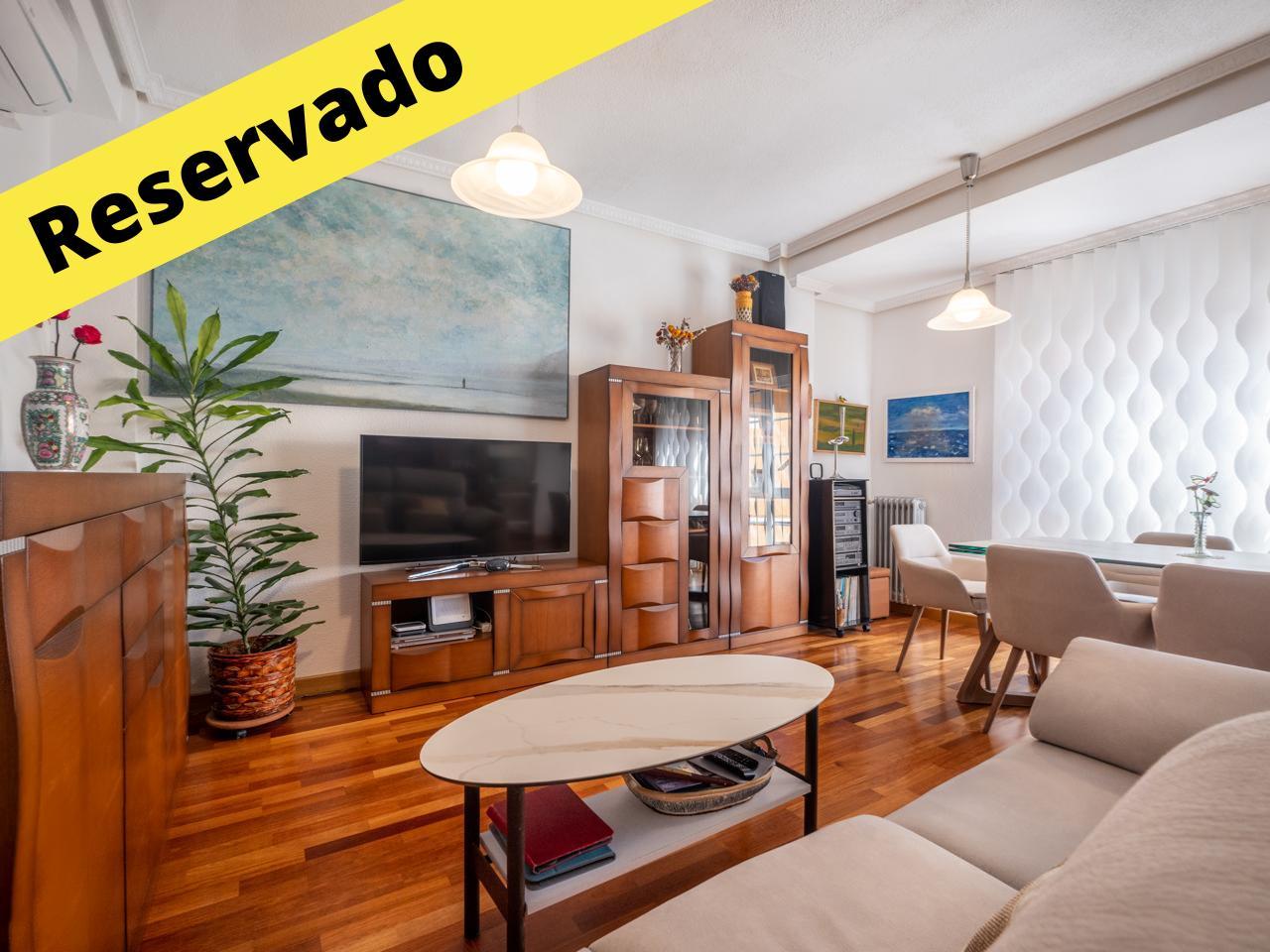 Elegante  vivienda  para entrar a vivir con plaza de garaje y trastero.