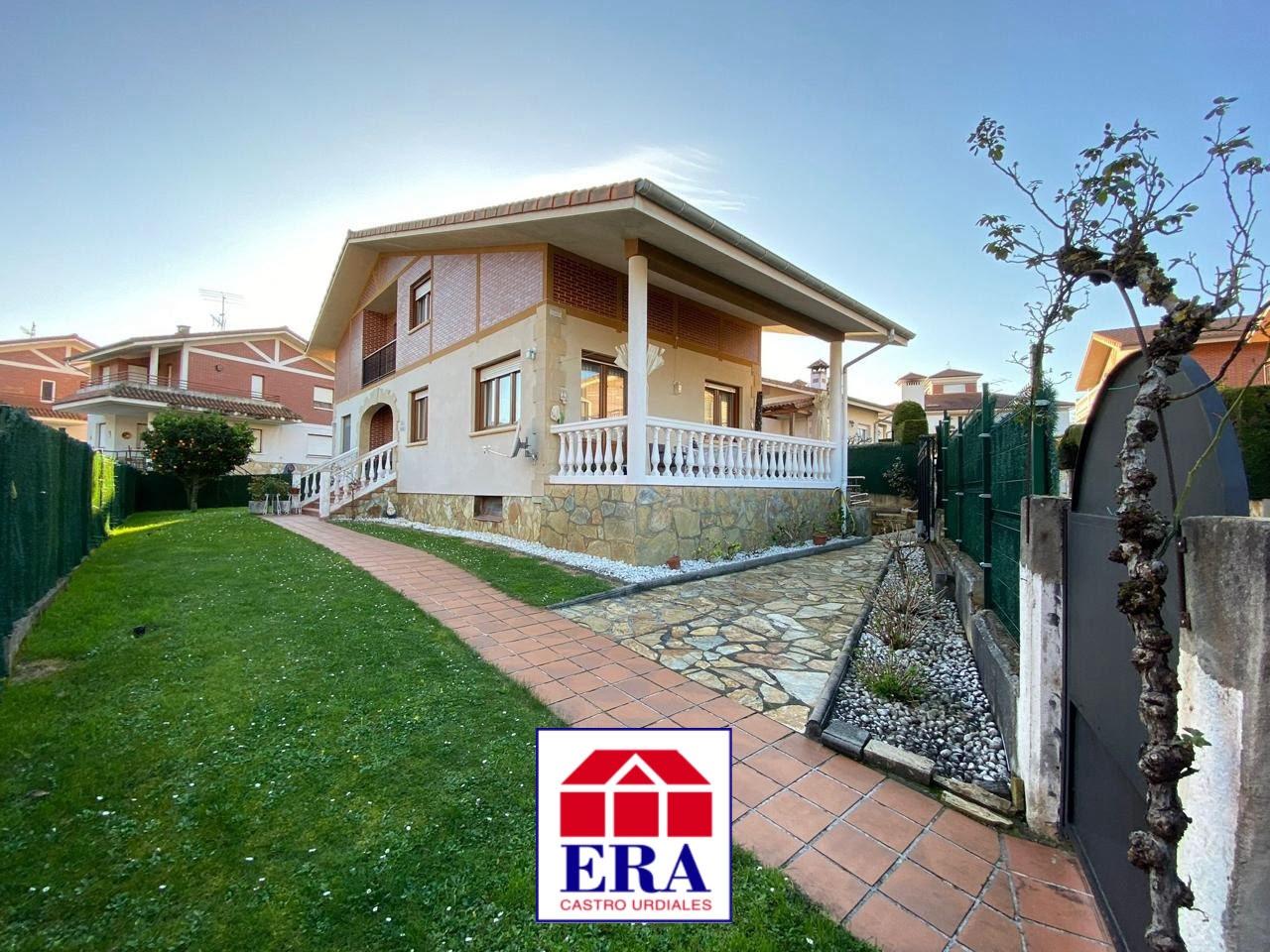 Casa / chalet en Barrio Lusa 28, Castro Urdiales, Cantabria de 253 m2