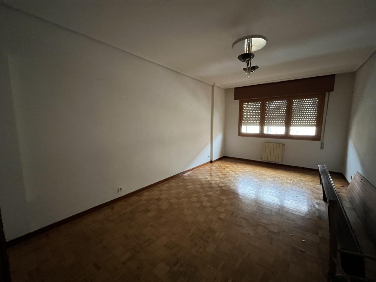 Flat in Jose Zorrilla, Segovia, Segovia of 90 m2