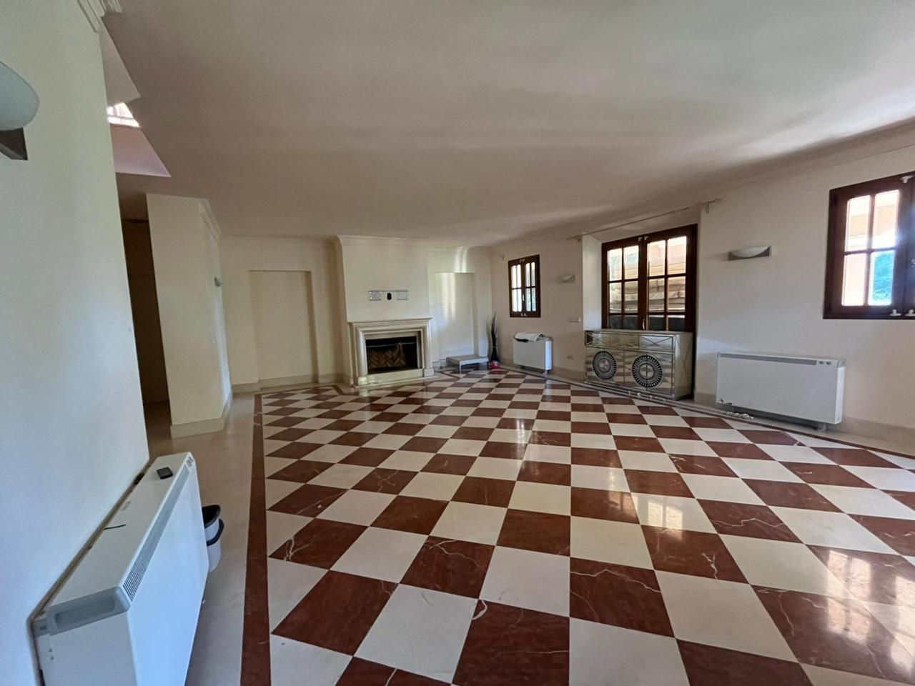 EXCLUSIVA VILLA EN ESTEPONA