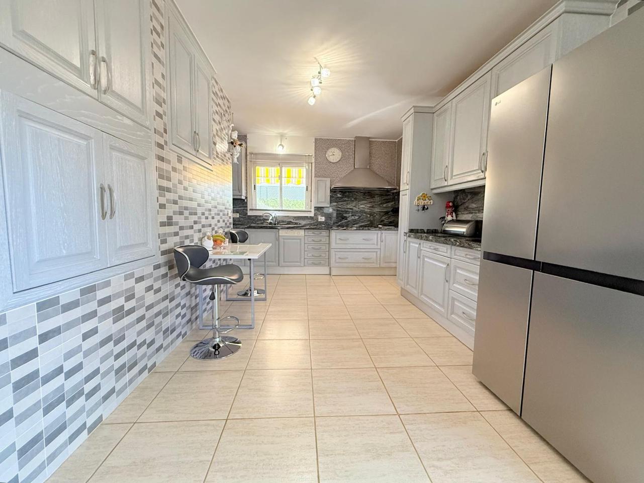 Villa in PASEO CORNISA, ARONA, Santa Cruz de Tenerife of 340 m2