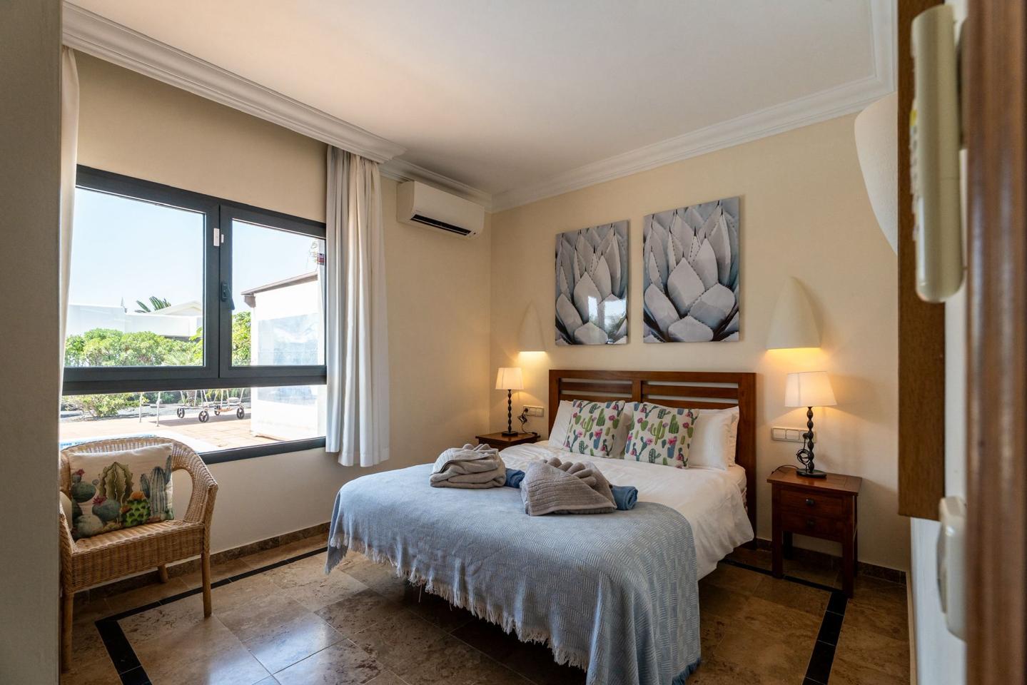 Luxury 3 bed detached villa with private pool & sea views in Playa Blanca