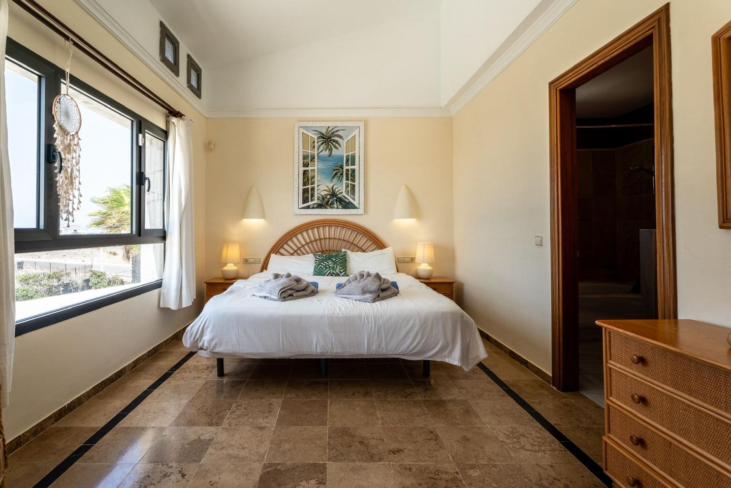 Luxury 3 bed detached villa with private pool & sea views in Playa Blanca