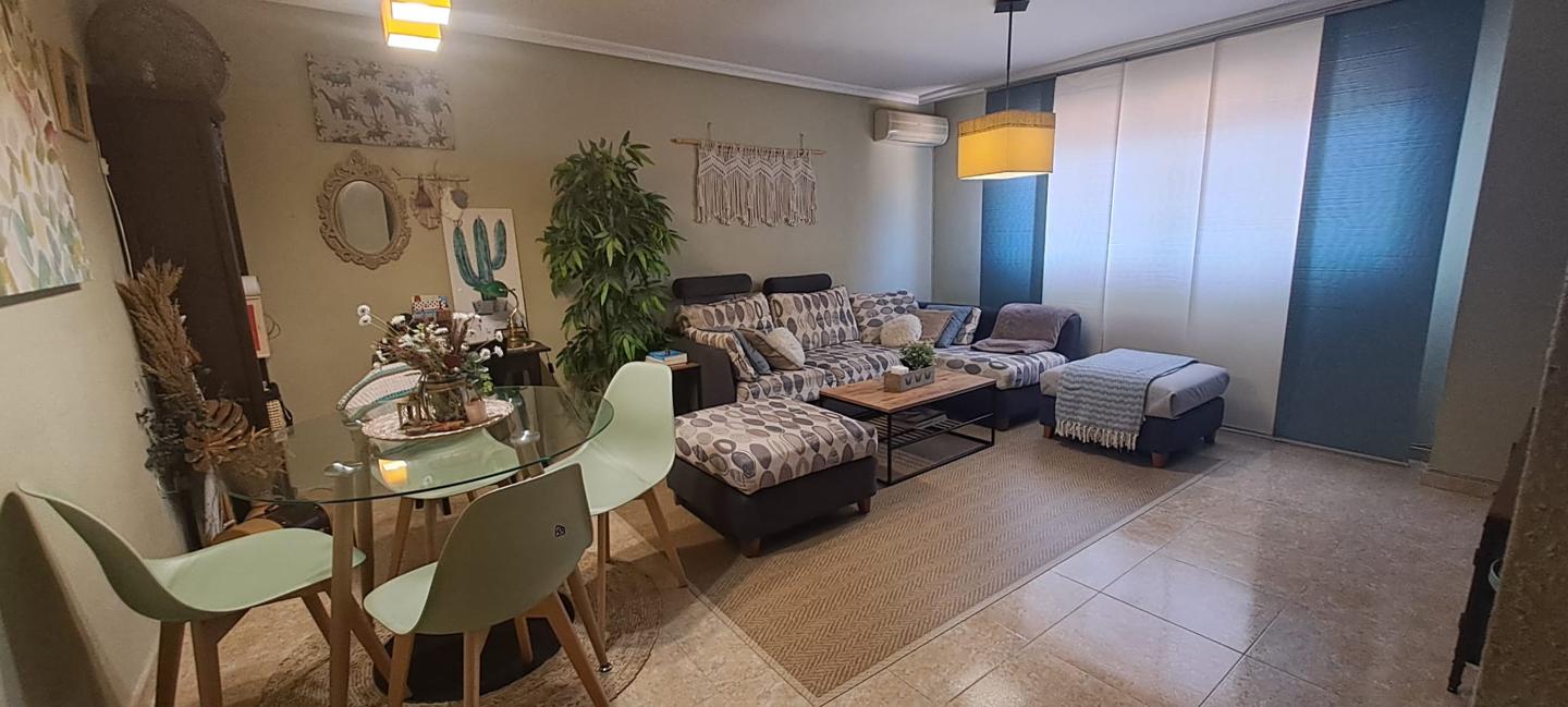 Casa / chalet en Calle los Alisos, Azuqueca de Henares, Guadalajara de 213 m2