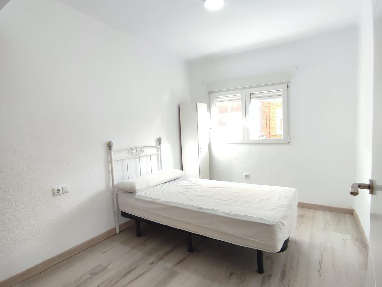 Habitación en Calle Hermanos Jiménez, Albacete, Albacete de 98 m2