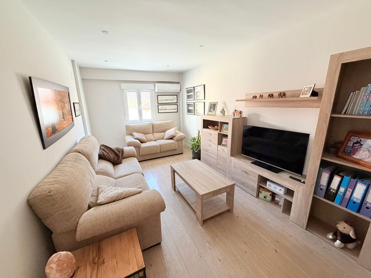 Piso en Calle Esteban Collantes, Madrid, Madrid de 85 m2