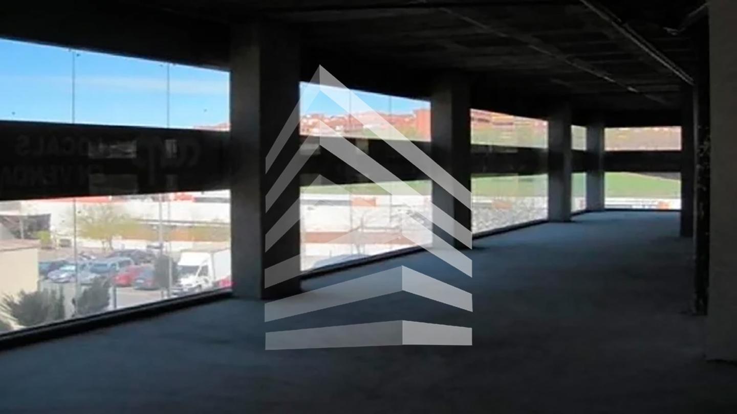 locales-comerciales en sant-joan-despi · carrer-d'extremadura-08970 392000€