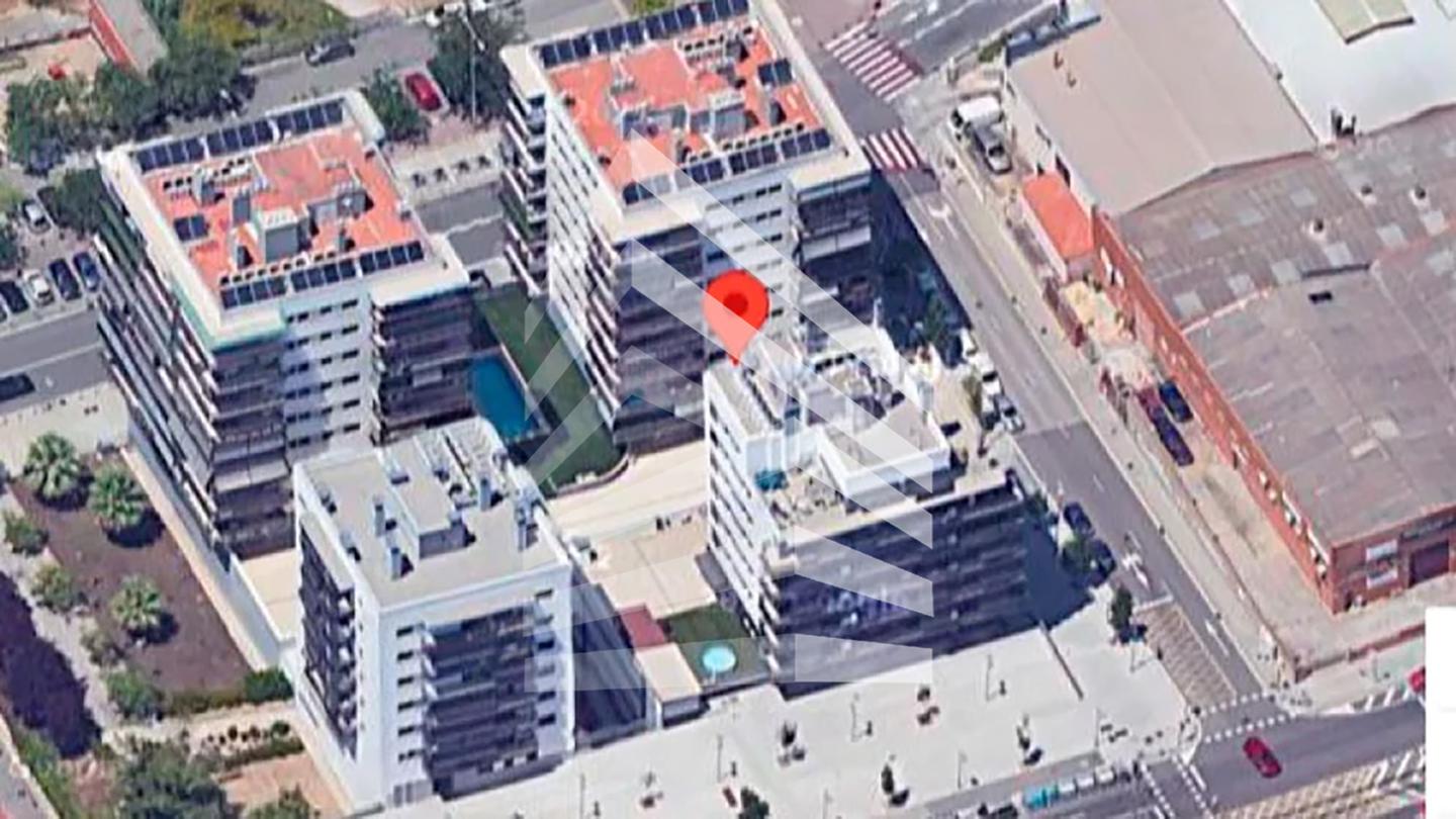 locales-comerciales en sant-joan-despi · carrer-d'extremadura-08970 392000€