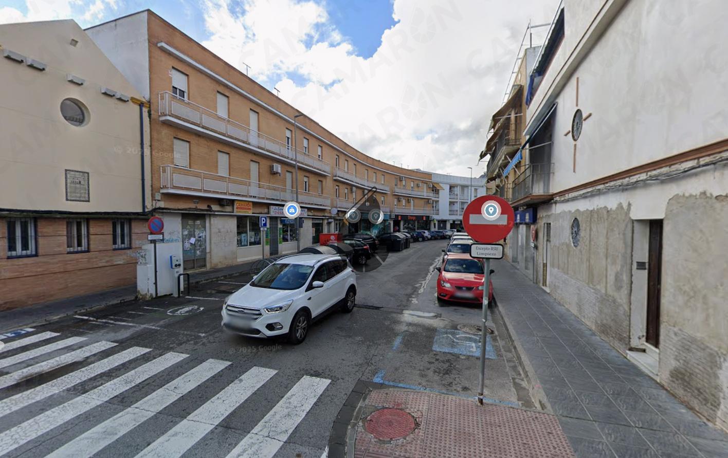 Plaza De Parking en venta en Coria del Río de 8 m2 REF:04246
