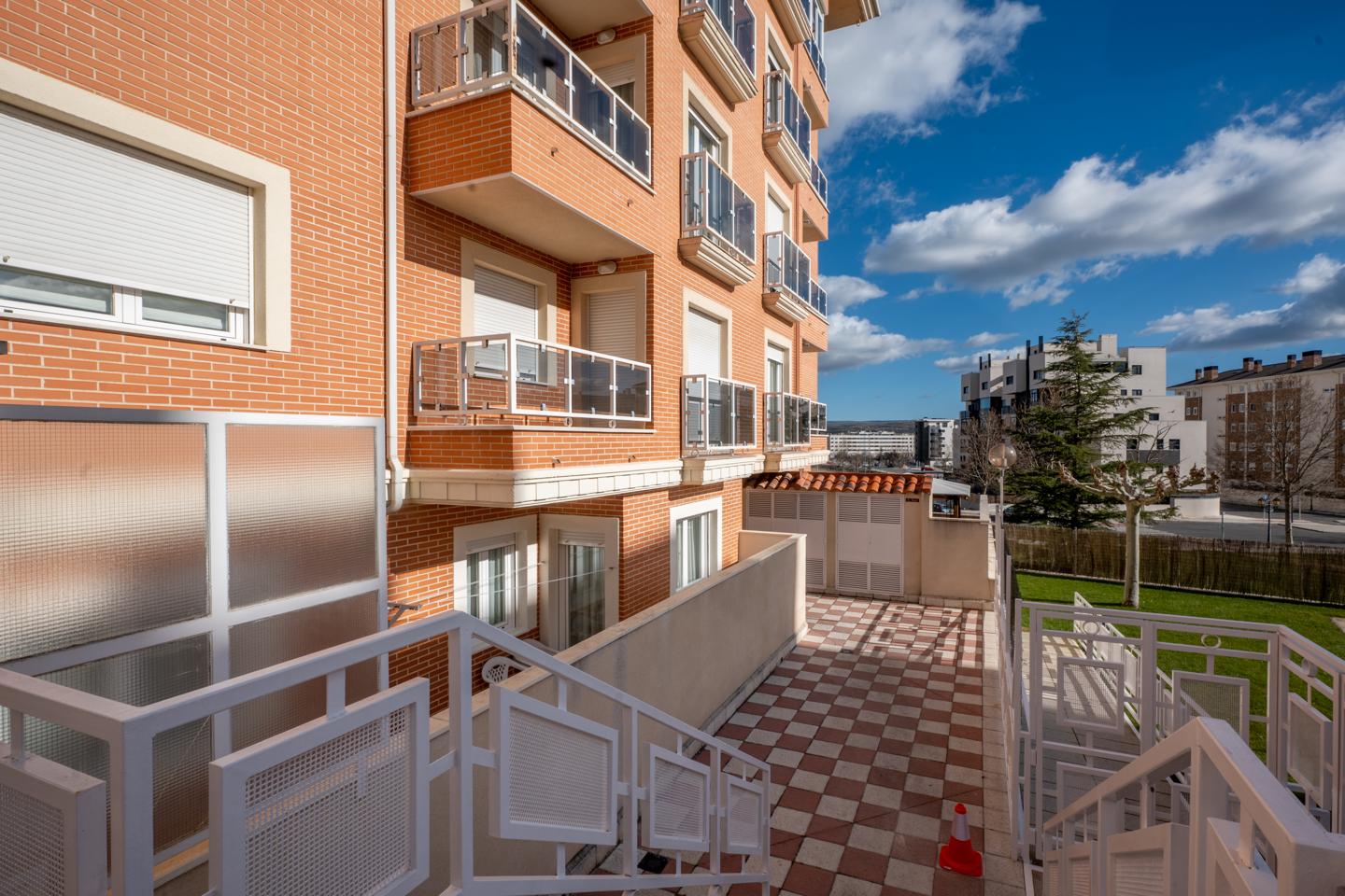 Luminosa y acogedora vivienda para entrar a vivir en B . Universidad
