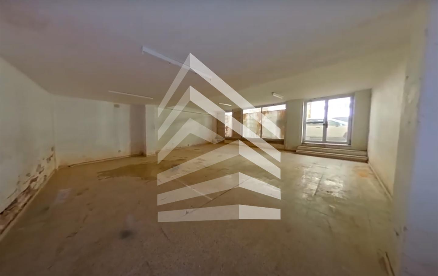locales-comerciales en llanca · avinguda-mestral-17490 37520€