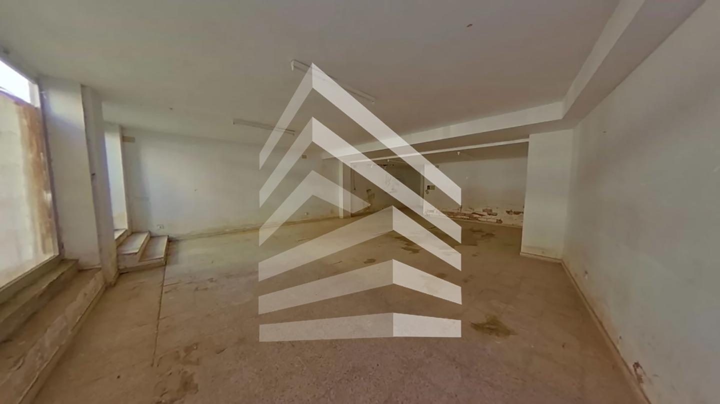 locales-comerciales en llanca · avinguda-mestral-17490 37520€