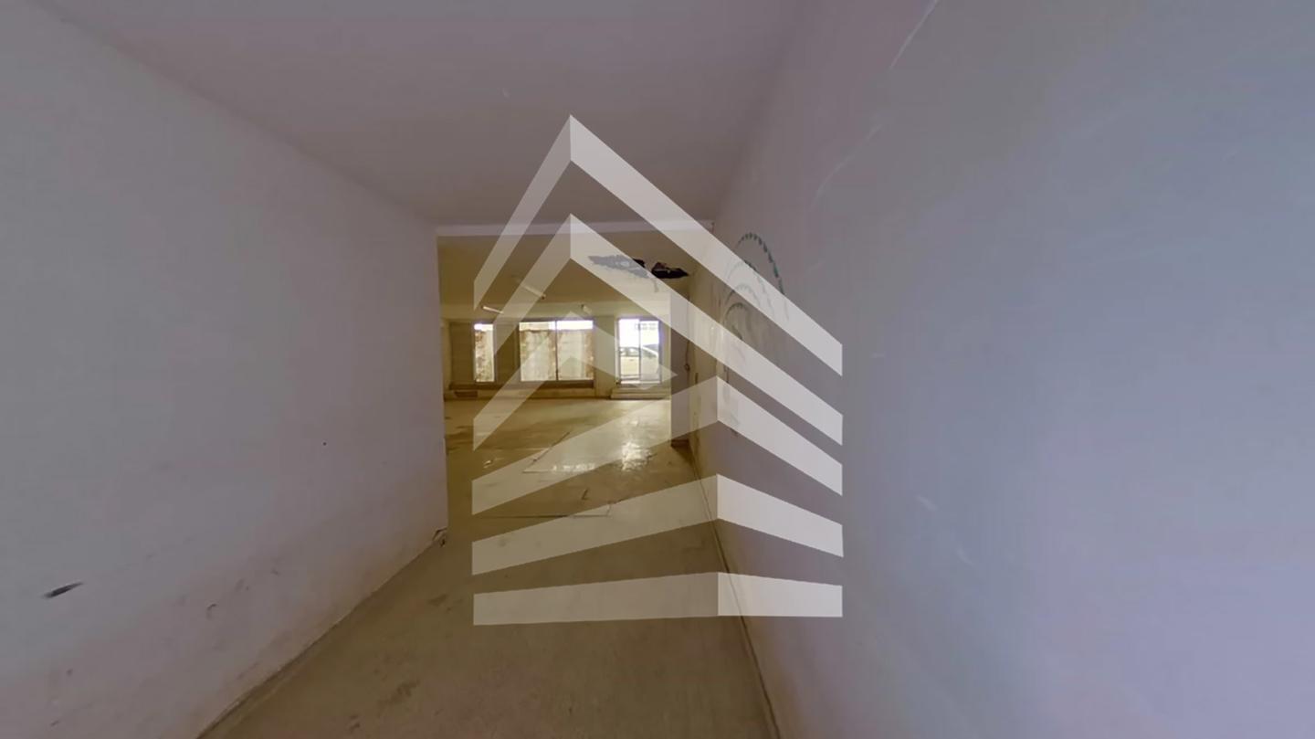 locales-comerciales en llanca · avinguda-mestral-17490 37520€