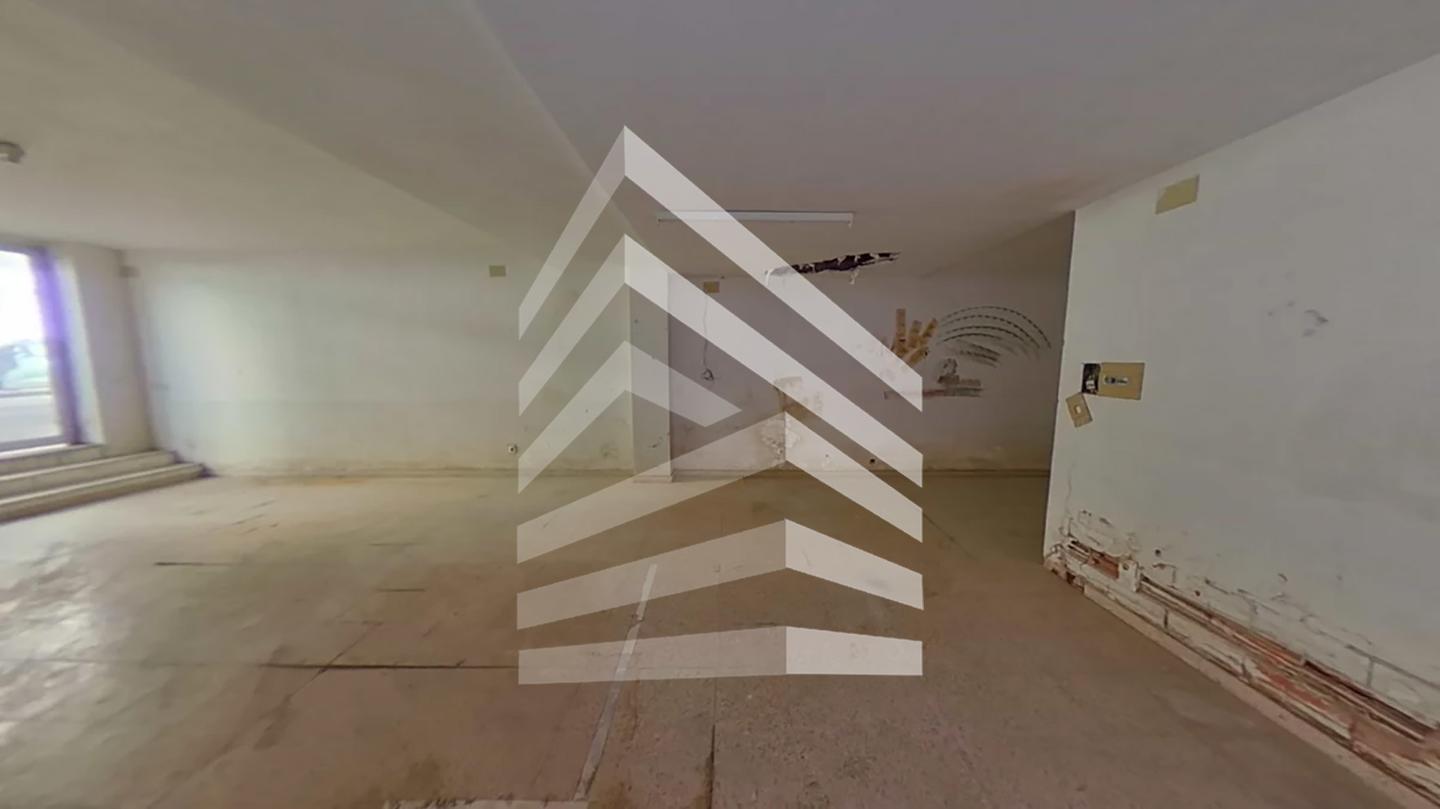 locales-comerciales en llanca · avinguda-mestral-17490 37520€