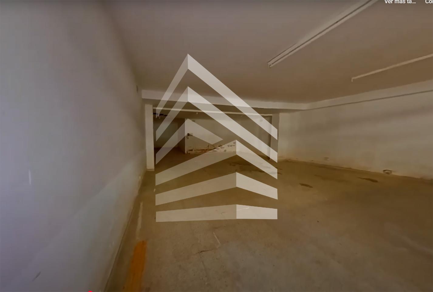 locales-comerciales en llanca · avinguda-mestral-17490 37520€