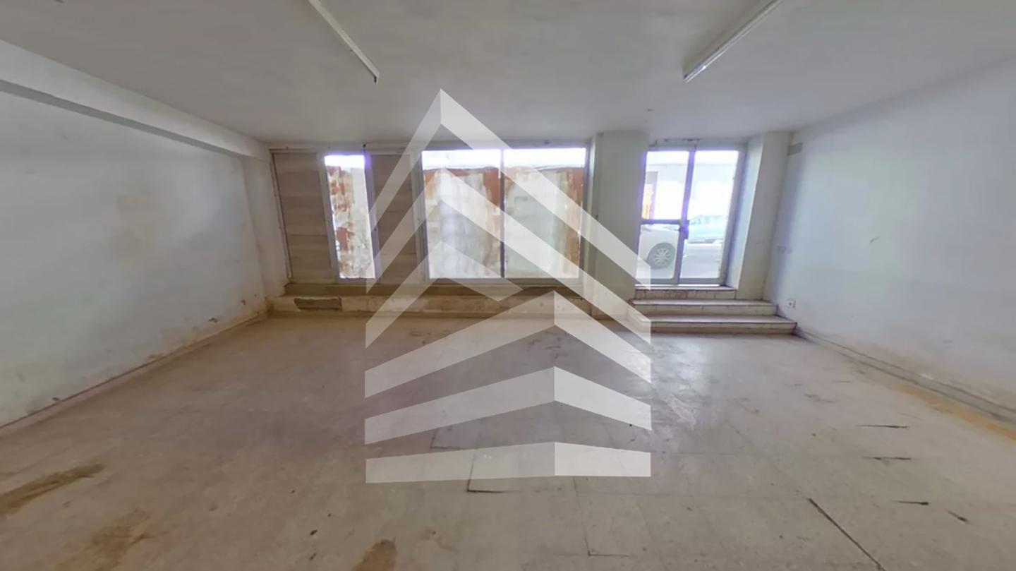 locales-comerciales en llanca · avinguda-mestral-17490 37520€