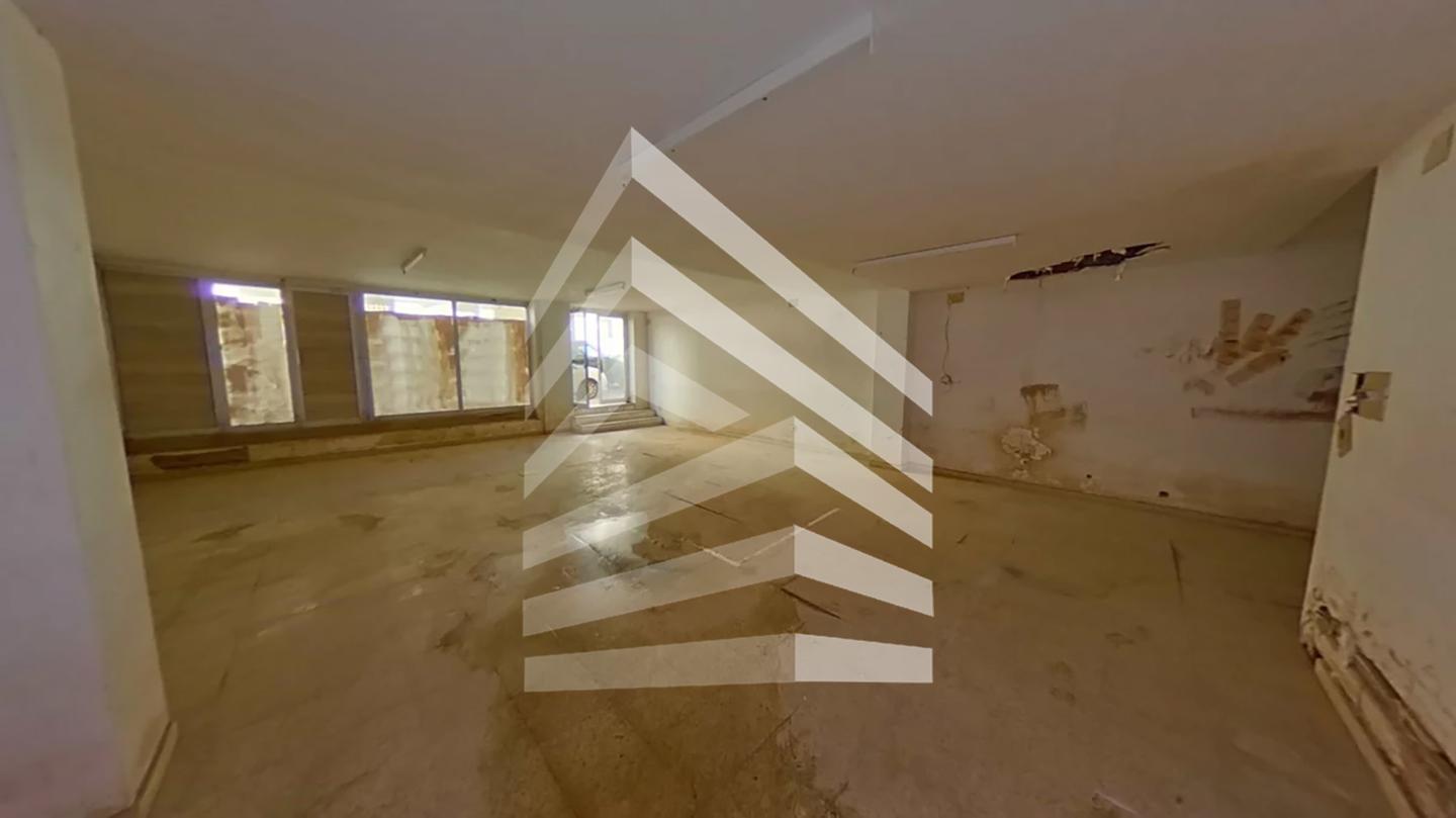 locales-comerciales en llanca · avinguda-mestral-17490 37520€