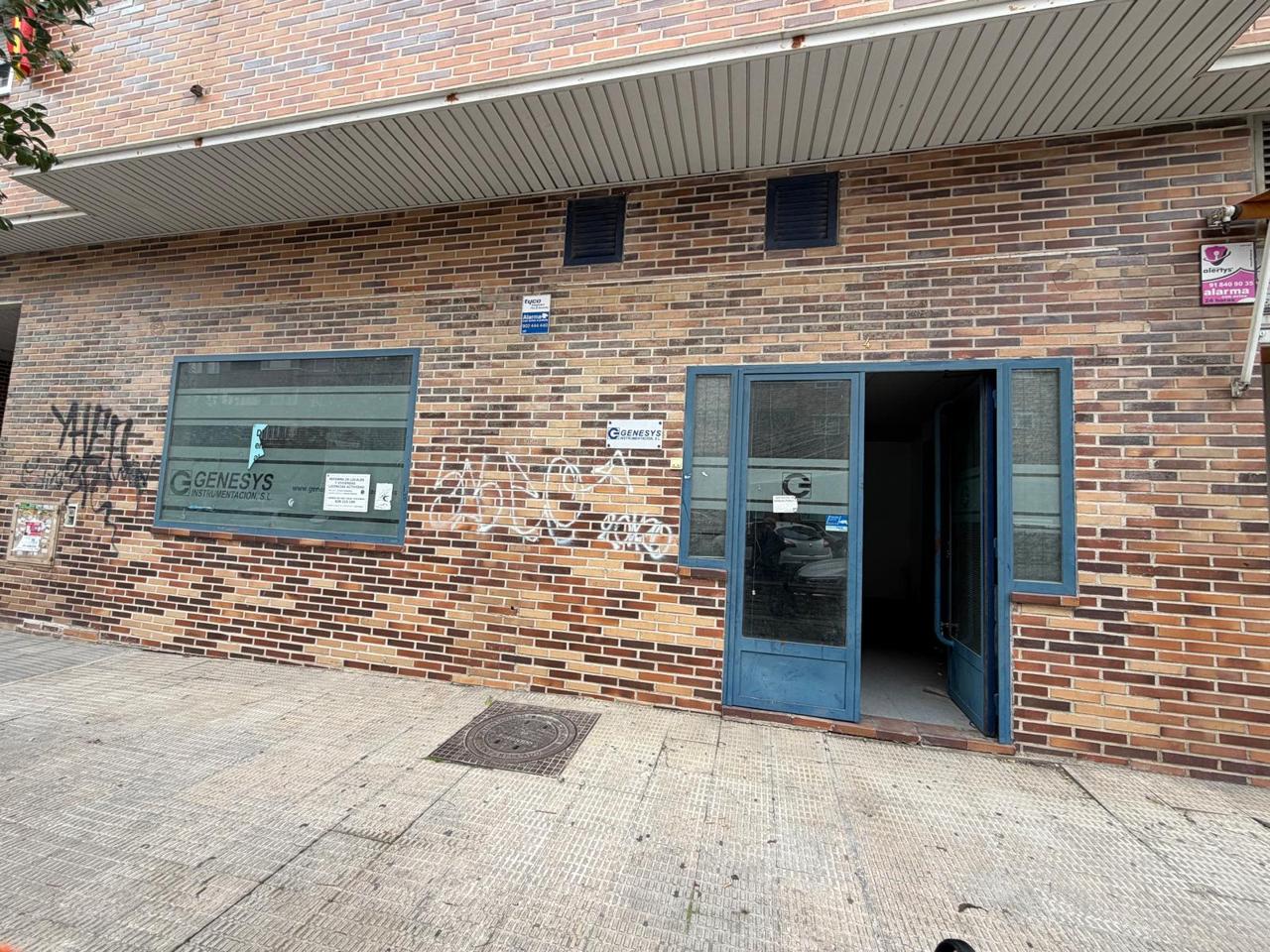 Local en Calle de los Almendros, Coslada, Madrid de 95 m2