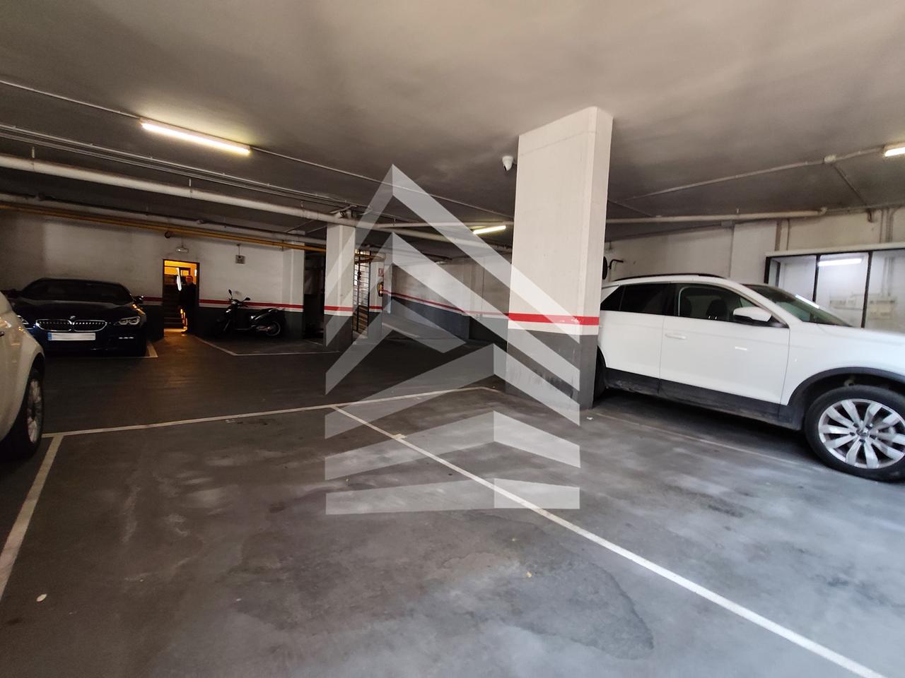 parking en barcelona · gran-via-de-carles-iii-08028 28000€