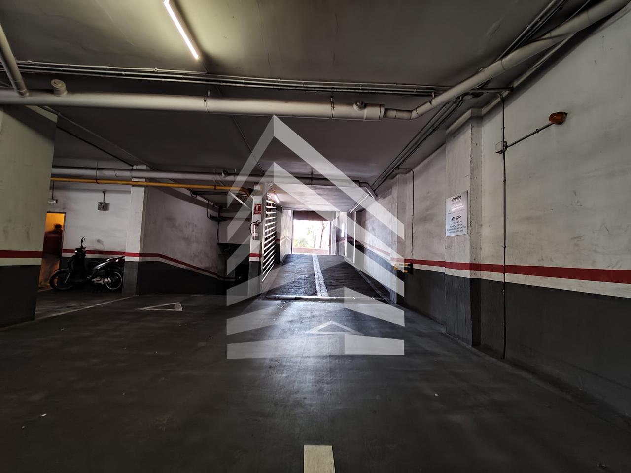 parking en barcelona · gran-via-de-carles-iii-08028 28000€