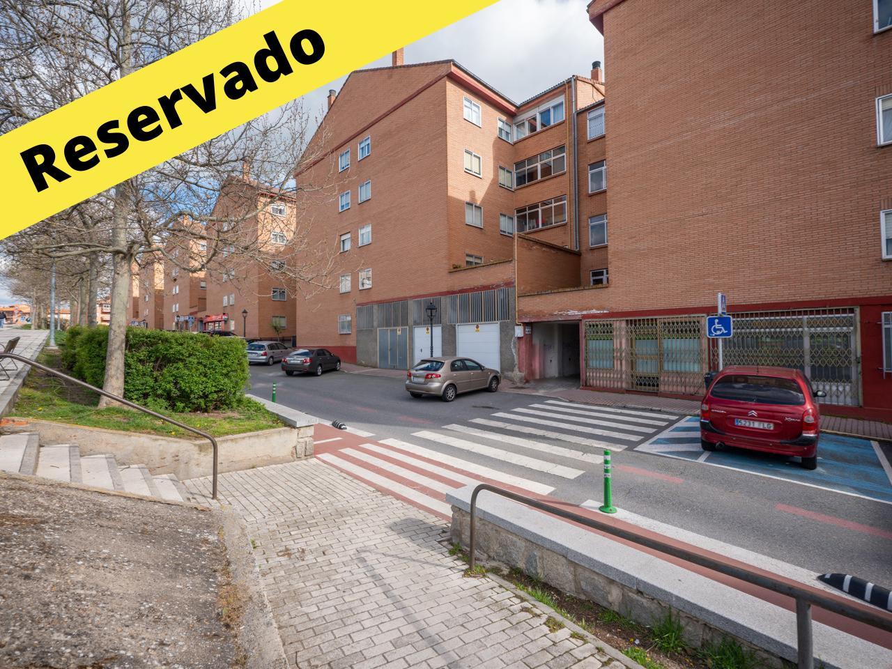 Piso de 3 HABITACIONES en BARRIO DE LA UNIVERSIDAD