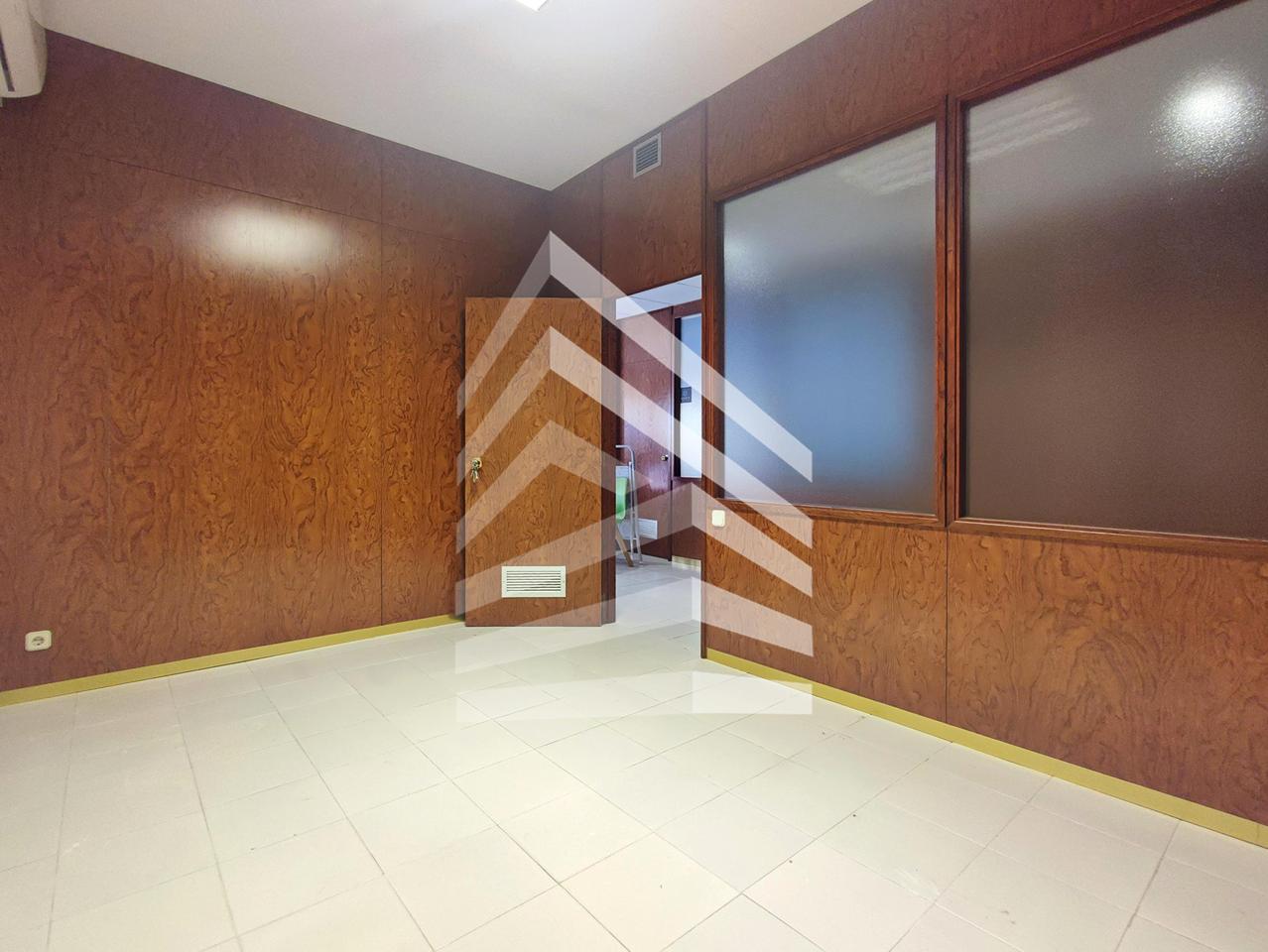 oficina en barcelona · carrer-de-morales-08029 350€