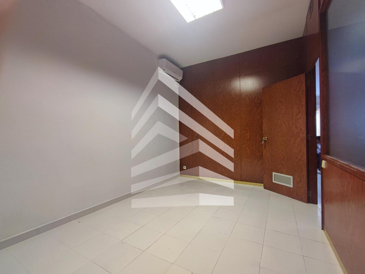 oficina en barcelona · carrer-de-morales-08029 350€