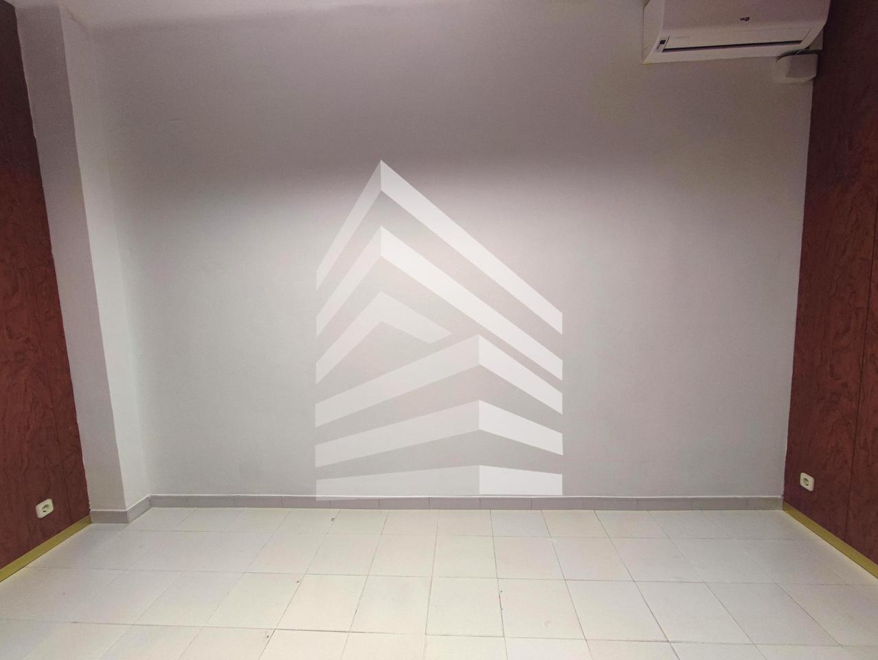oficina en barcelona · carrer-de-morales-08029 350€