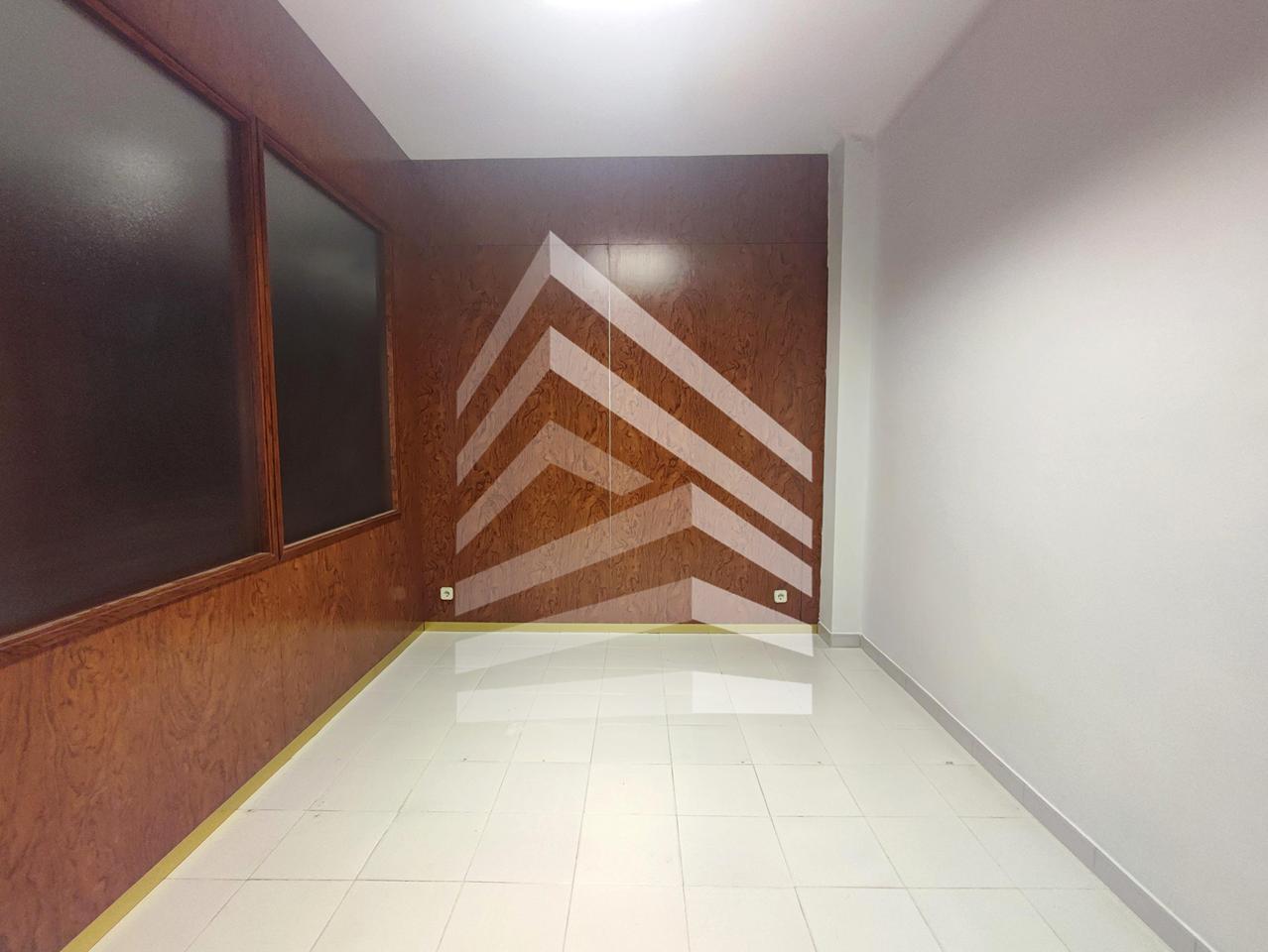 oficina en barcelona · carrer-de-morales-08029 350€