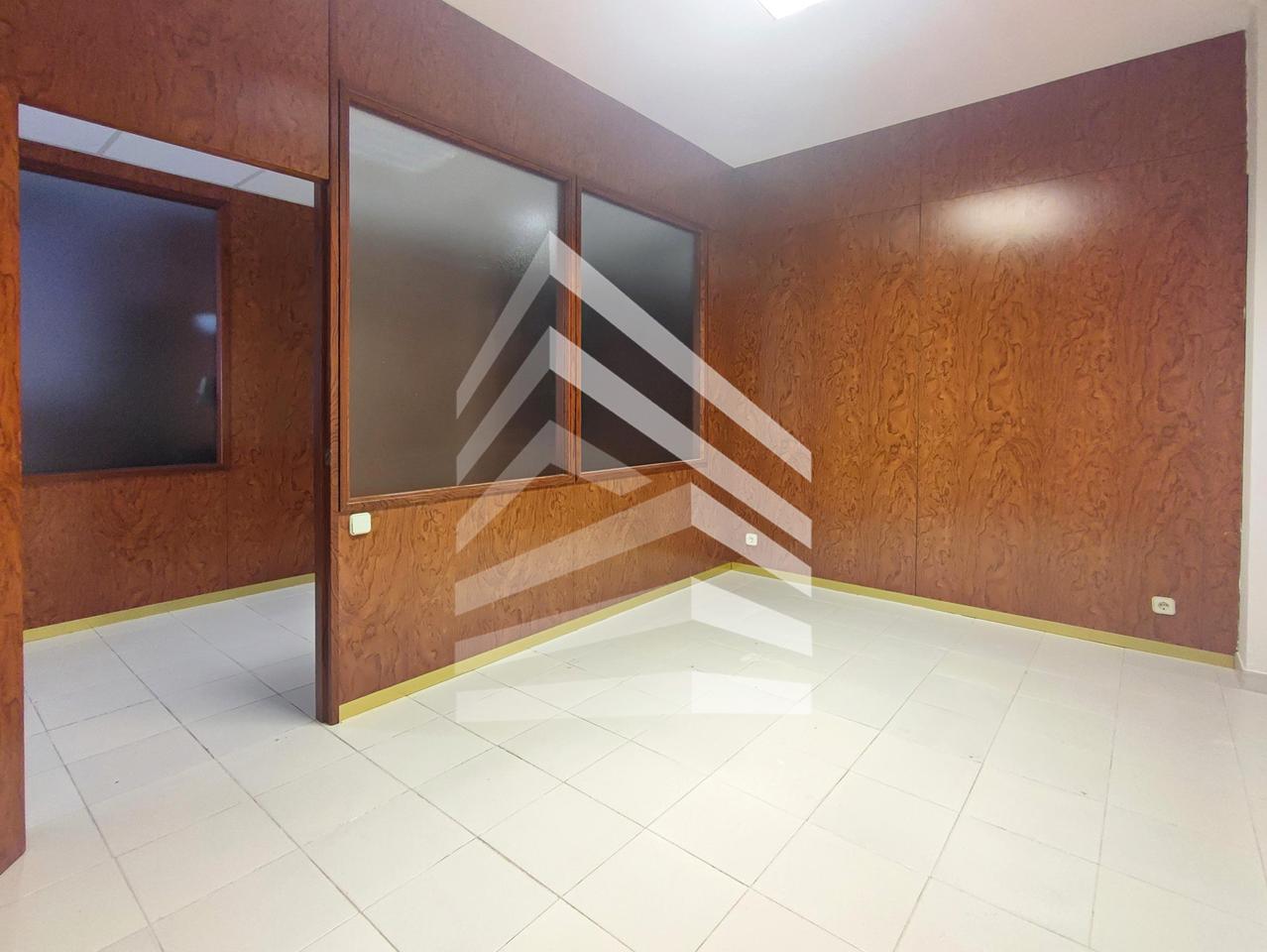 oficina en barcelona · carrer-de-morales-08029 350€
