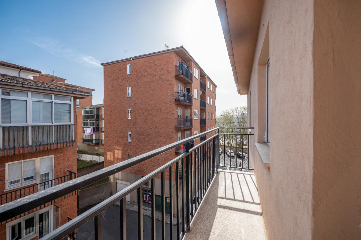 Vivienda EXTERIOR con ASCENSOR en zona SUR