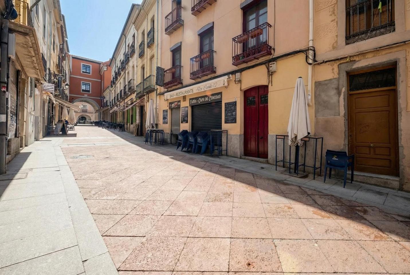 Exclusiva vivienda AMUEBLADA cerca del Mercado Chico