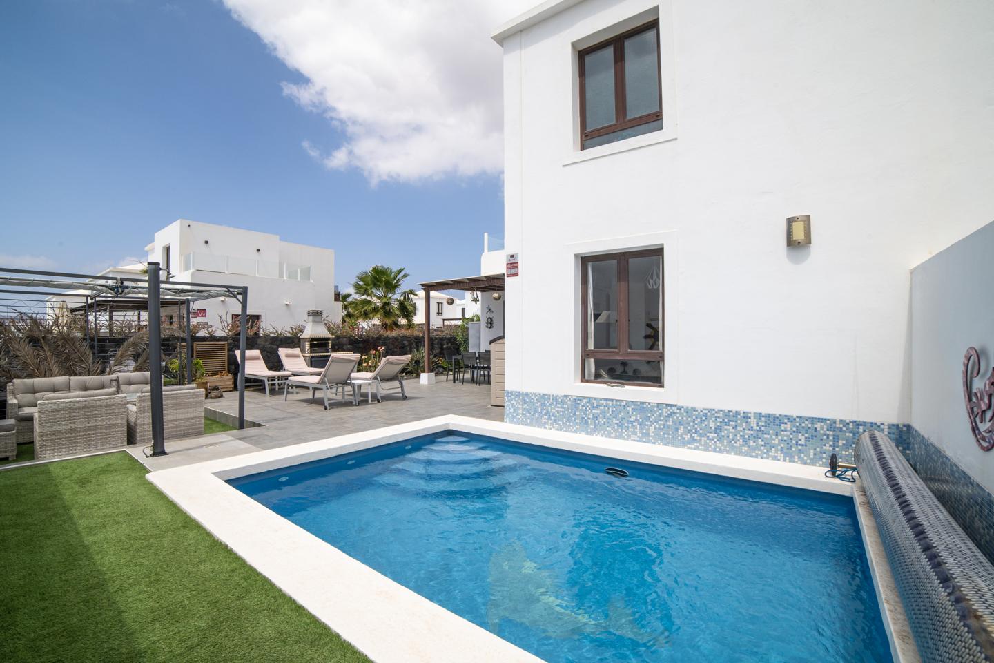 3 Bedroom Villa with Private Pool, Marina Rubicón