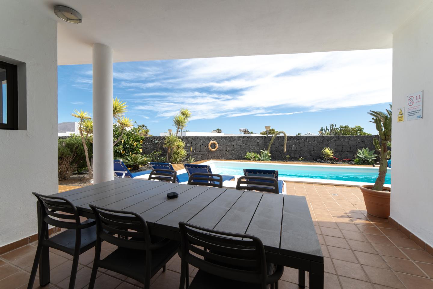 3 Bedroom Detached Villa with Private Pool, Playa Blanca