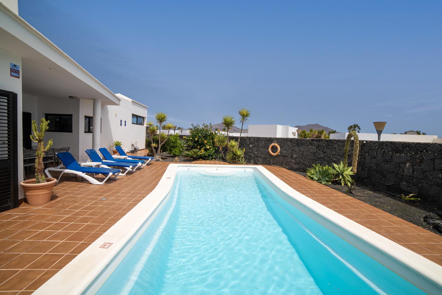 3 Bedroom Detached Villa with Private Pool, Playa Blanca
