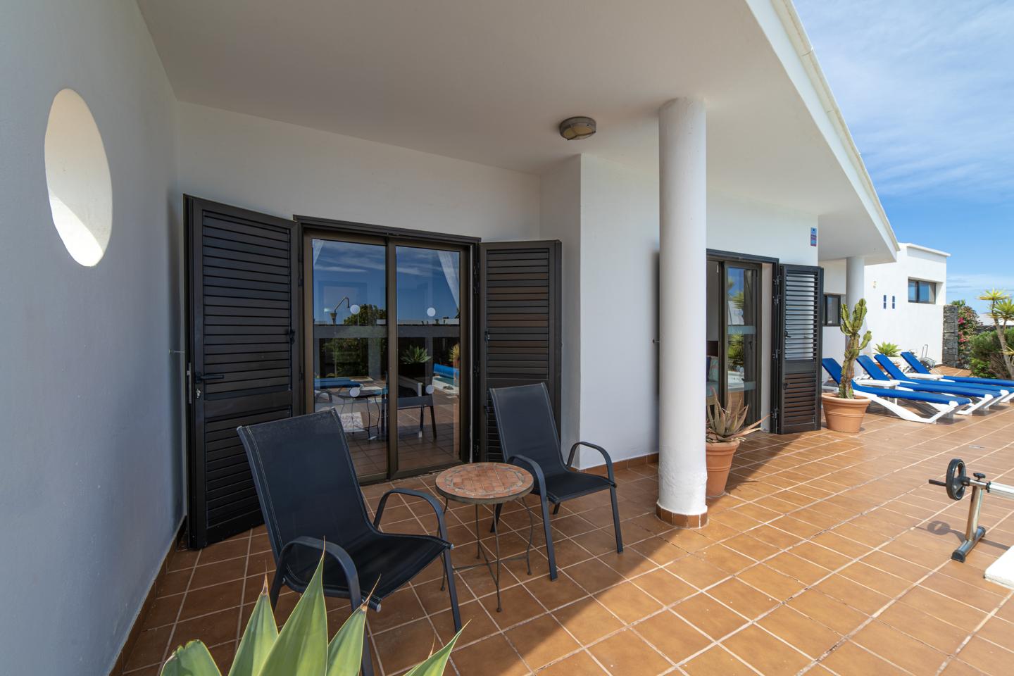 3 Bedroom Detached Villa with Private Pool, Playa Blanca