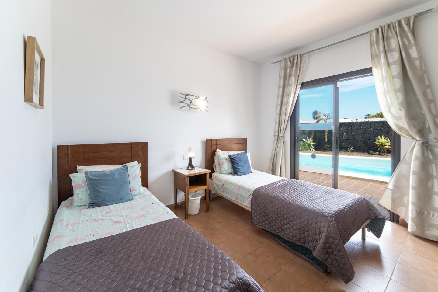 3 Bedroom Detached Villa with Private Pool, Playa Blanca