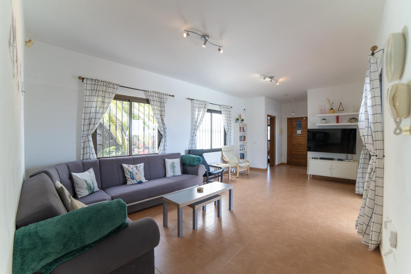 3 Bedroom Detached Villa with Private Pool, Playa Blanca