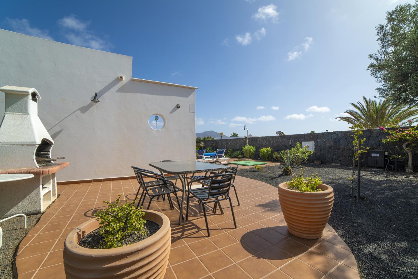 3 Bedroom Detached Villa with Private Pool, Playa Blanca