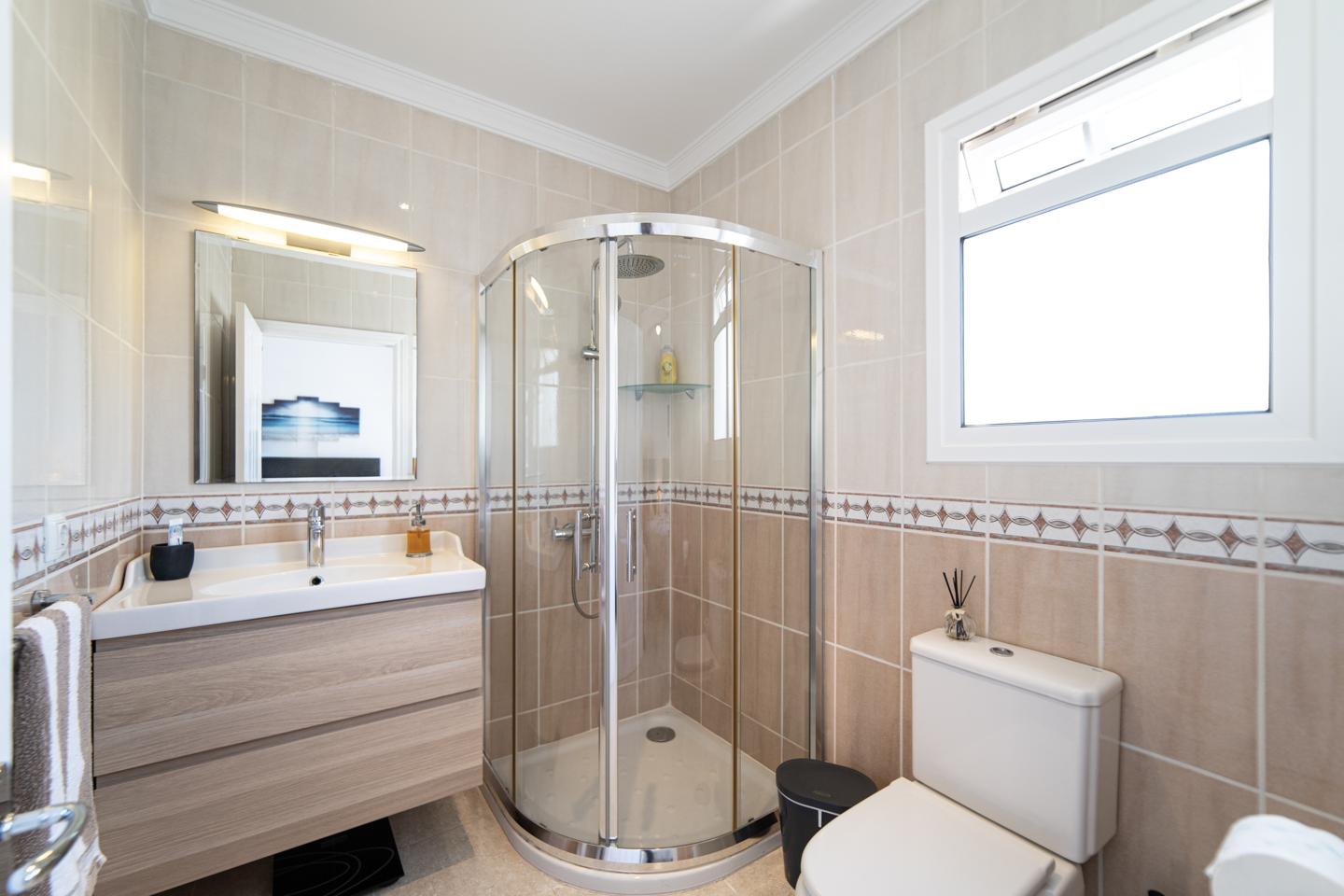 4 Bedroom Detached Villa with Private Pool, Yaiza