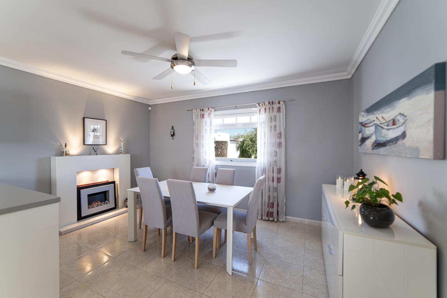 4 Bedroom Detached Villa with Private Pool, Yaiza