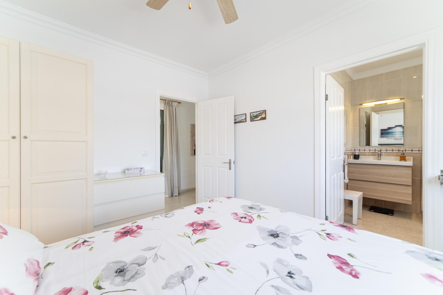 4 Bedroom Detached Villa with Private Pool, Yaiza