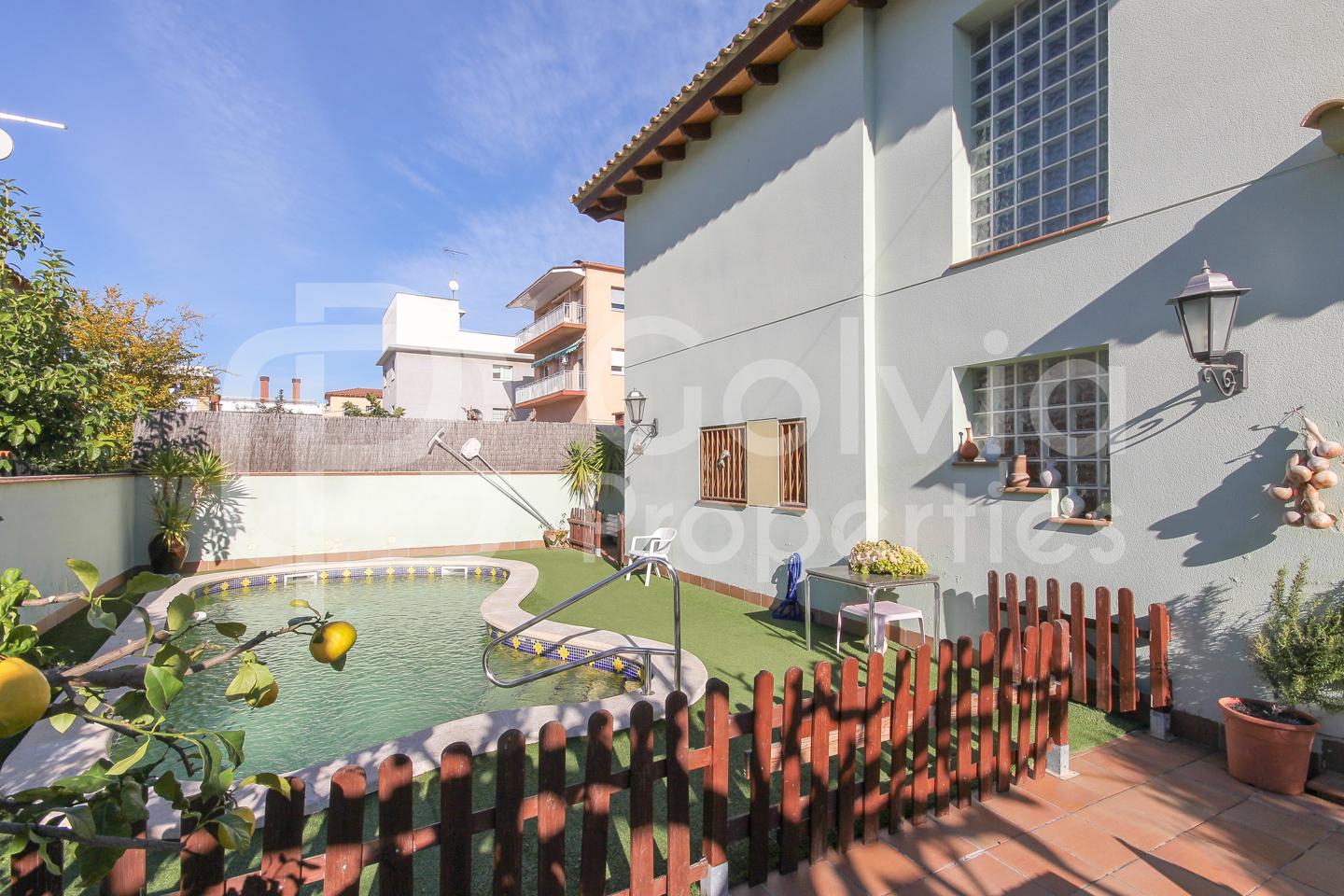 Casa / chalet en Carrer de la Corunya, Castelldefels, Barcelona de 194 m2