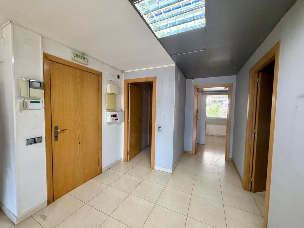 local en montcada-i-reixac · montcada-centro 200000€
