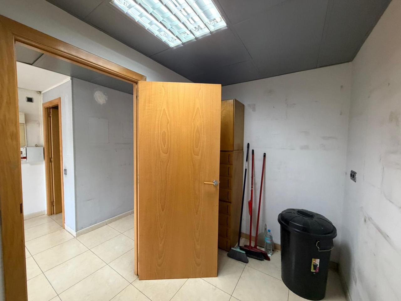 local en montcada-i-reixac · montcada-centro 200000€