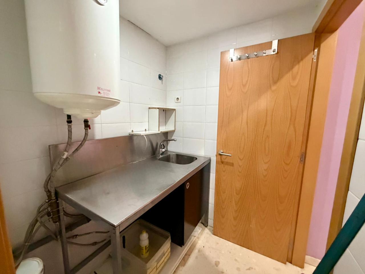 local en montcada-i-reixac · passeig-sant-jordi-08110 500€